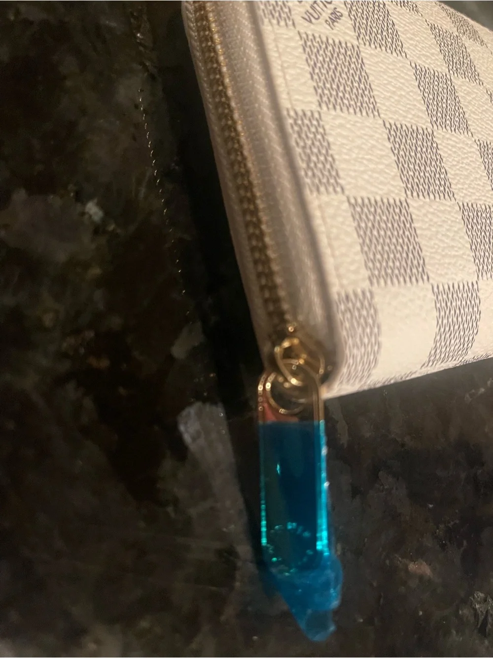 Checkered Zip Wallet in White & Gray with compartment for bills credit cards - Picture 9 of 11